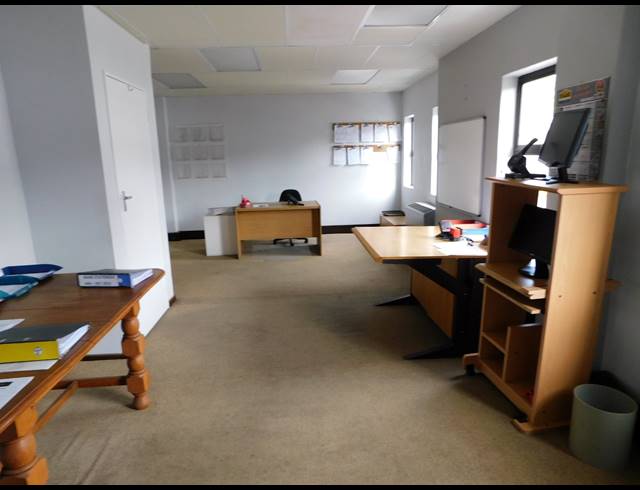 350M² OFFICE TO LET IN FERNDALE